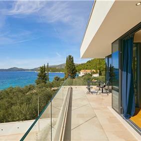 6 Bedroom Seafront Villa with Pool near Slano, Sleeps 12-14